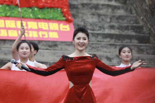 青年歌手李晓婵"最美中国"放歌长城音乐会圆满落幕