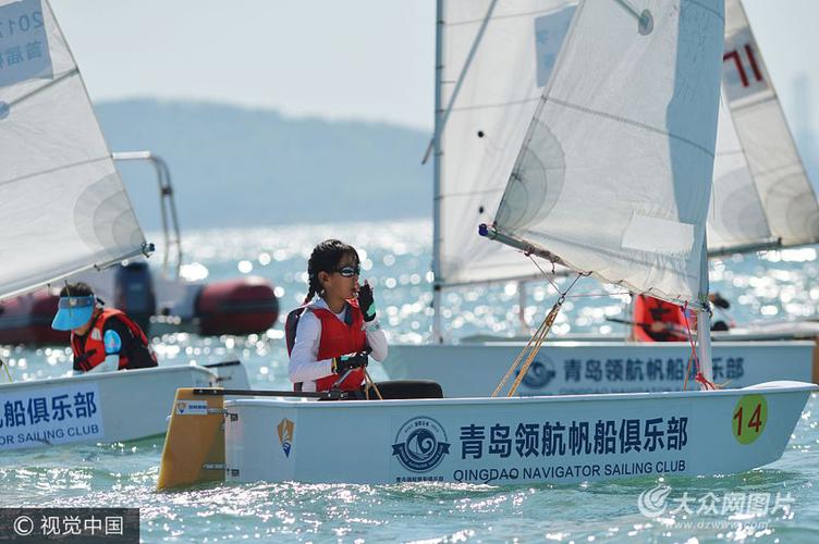 青岛小学生帆船赛小选手乘风破浪扬帆圆梦