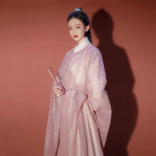 汉服:看惯了温柔仙气的汉服?还有又美又飒的圆领袍