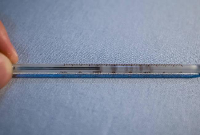 水银温度计要测多久(水银体温计怎么使用)