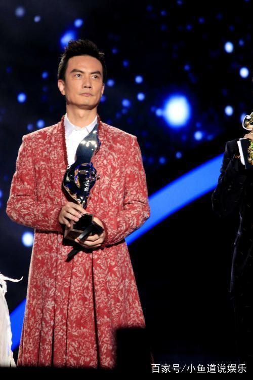 琴键王子李泉腿疾复发,躺床带病病制作新专辑,令人感叹