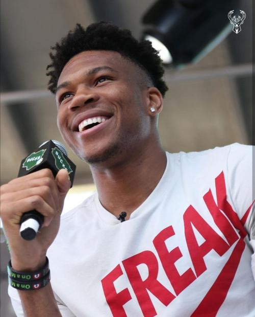 字母哥帅照,还有字母儿