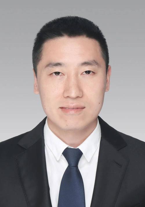  /p> p>现任温州市瑞安市东山街道党工委副书记,办事处主任 /p>