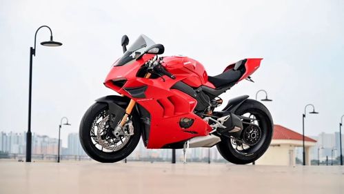 如果你觉得911还不够快,只需顶配迈腾的价格,面前这台杜卡迪panigale