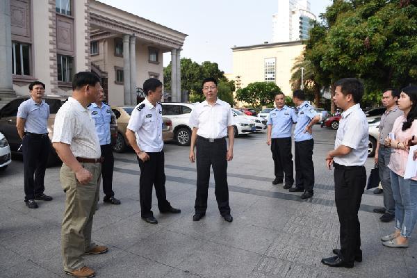 副市长,公安局长黄华安带队督导市区创城工作
