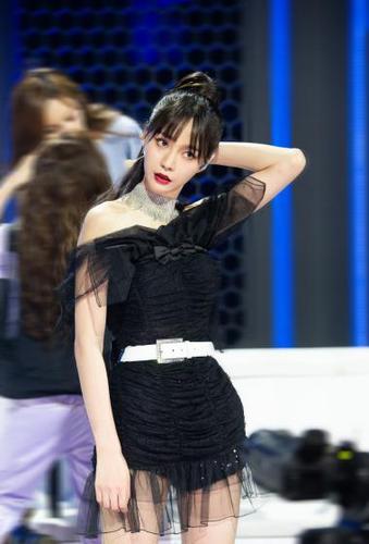 > 丁当《乘风破浪的姐姐》第三期剧照图片(1/4) 沈梦辰《乘风破浪的