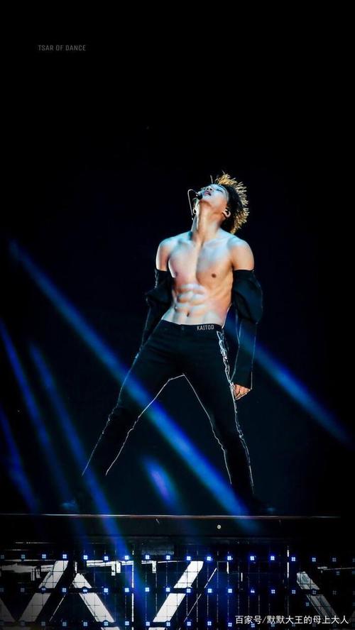 爱丽年中测试题!exo全员肌肉照放送(巨图)