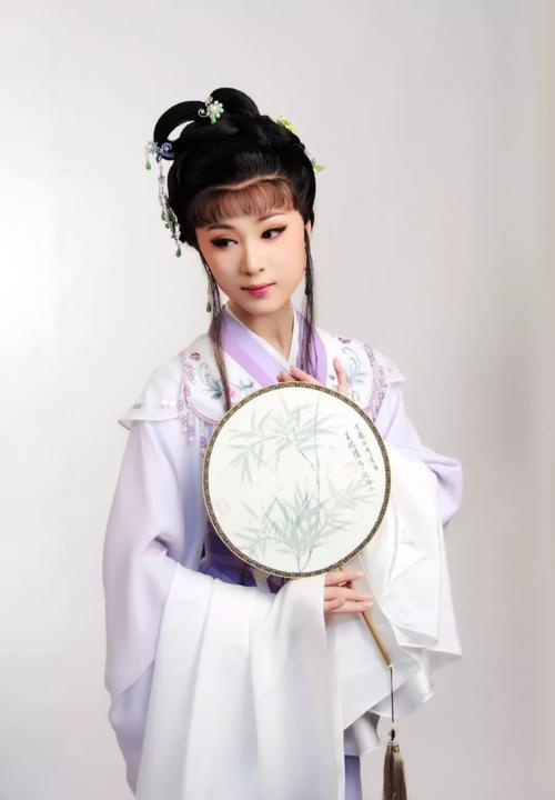 "天上掉下个林妹妹"?李旭丹为您讲述《闺·show》的秘密