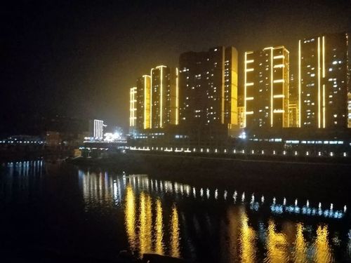 由于地势低洼,老街屡遭水淹,2008年3月,县委政府果断决策,建立县城