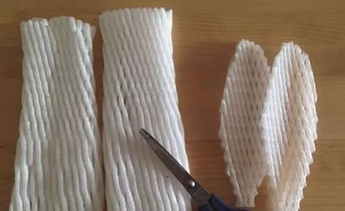 泡沫网套可爱兔子灯手工制作方法可爱兔子灯diy制作方法_泡沫网套可爱