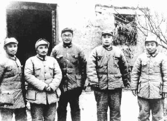 图文:1948年11月淮海战役总前委合影