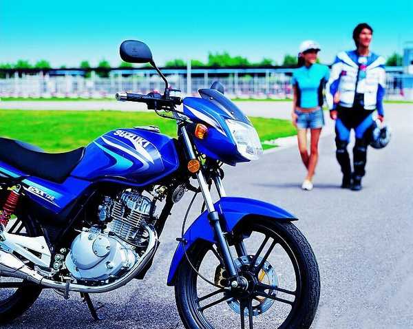 绝尘新宠轻骑铃木gsx125骏威试车报告