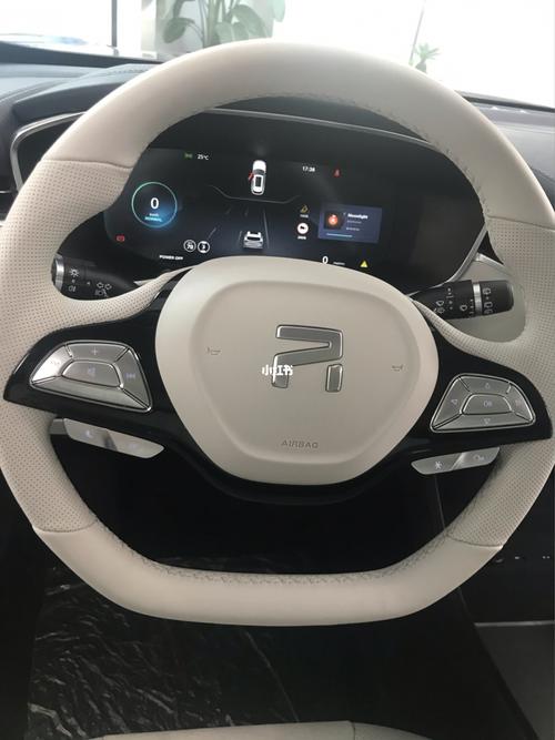 marvel r内饰_方向盘_设计_漫威怎么样_新能源汽车_陆家嘴_镂空设计