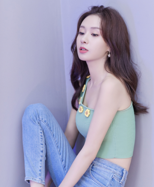 郑合惠子身高体重多少?郑合惠子微博最新性感牛仔裤写真图片