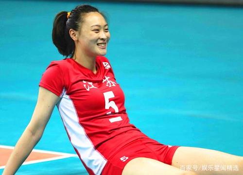 女排教练郎平退休要出书?给惠若琪发红包,让女儿白浪