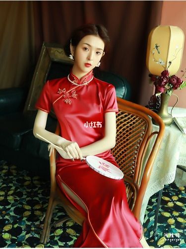 红色新年旗袍
