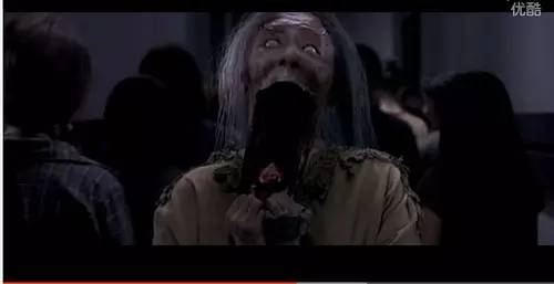 放映室丨这个女鬼长得好吓人,带你20分钟看完泰国恐怖片《厉鬼将映》