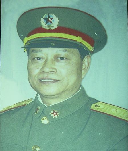 少将-谢名苞