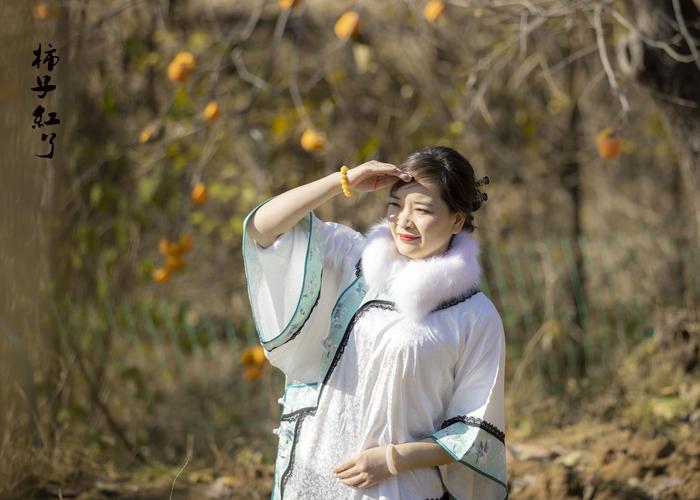 手搭凉棚,望来望去