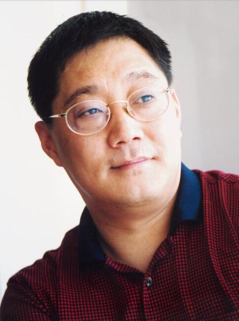 8月22日晚,曾创作过《血染的风采》《 黄土高坡 》等作品的作曲家苏越