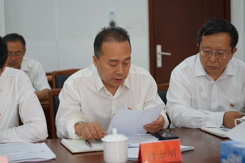 牢记使命"主题教育集中 写美篇       县四大班子领导刘兆宾,徐文辉