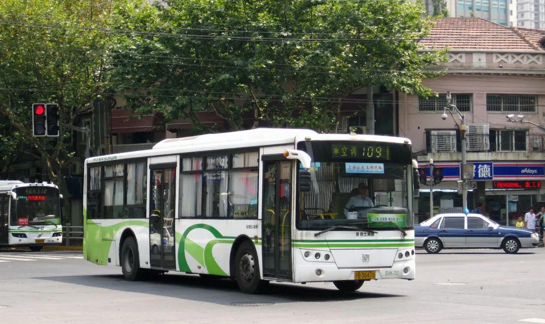 车影行踪:乐乘"红"线109路公交车的红色之旅