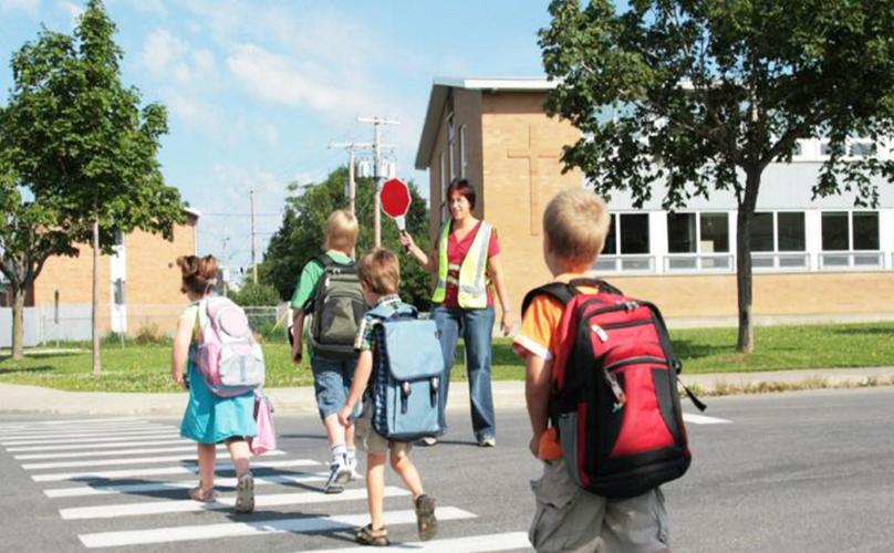 "妈妈,我可以自己上学了."中国式接送孩子费时费钱费资源