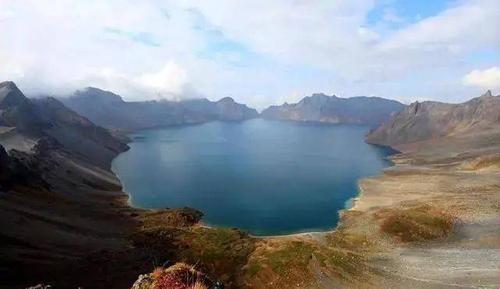 世界最高,最深的  火山口湖长白山天池 气势恢宏的  鸭绿江大峡谷