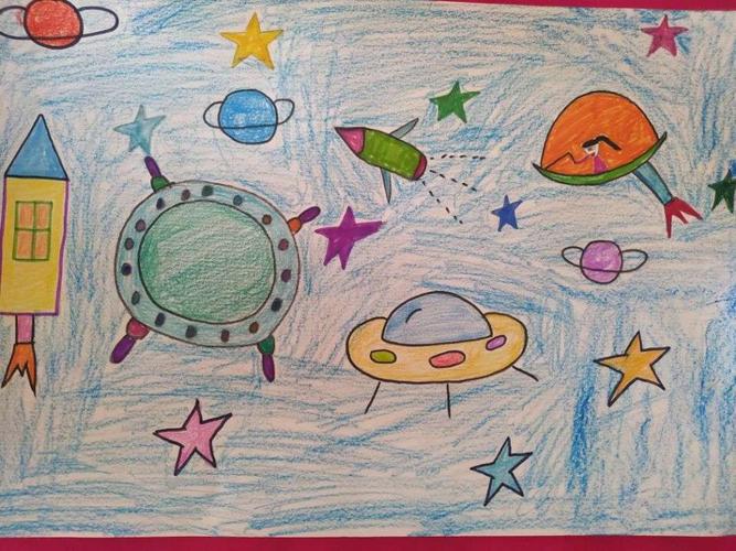 《科学畅想,放飞梦想》白银区一年级四班科幻画手工制作活动掠影