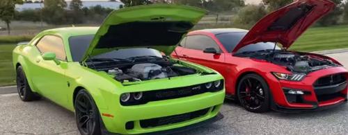 2020年福特野马谢尔比gt500赛车挑战者地狱猫红眼差距