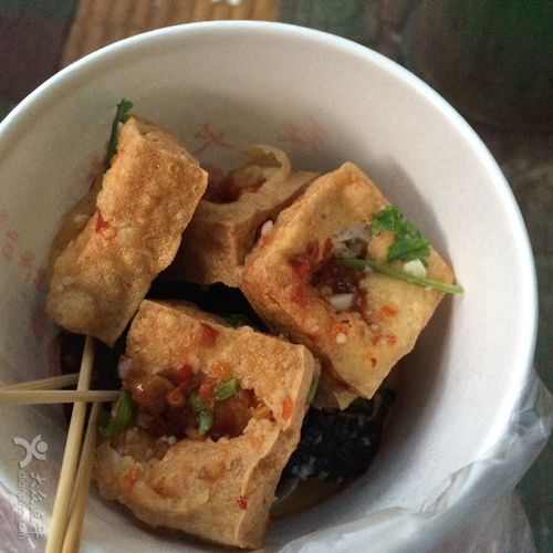 盛世嚼味白色精品臭豆腐