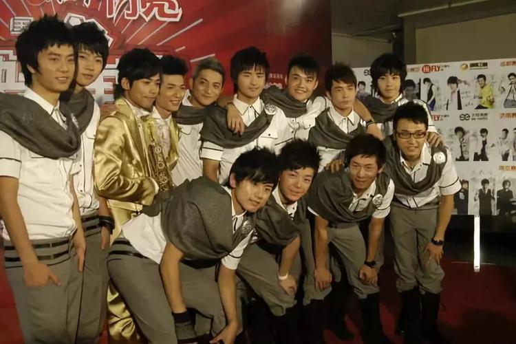 王栎鑫苏醒沙雕兄弟互吹,07届快男你值得拥有!