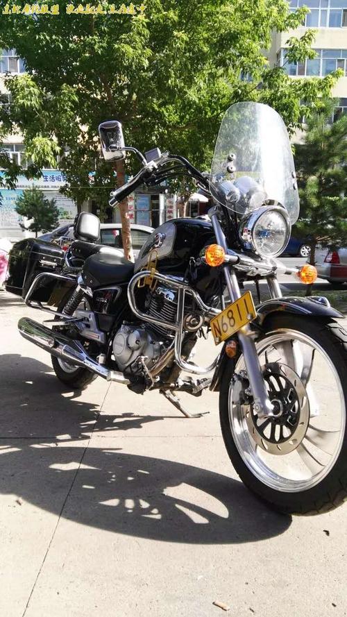 豪爵铃木悦酷150太子摩托车