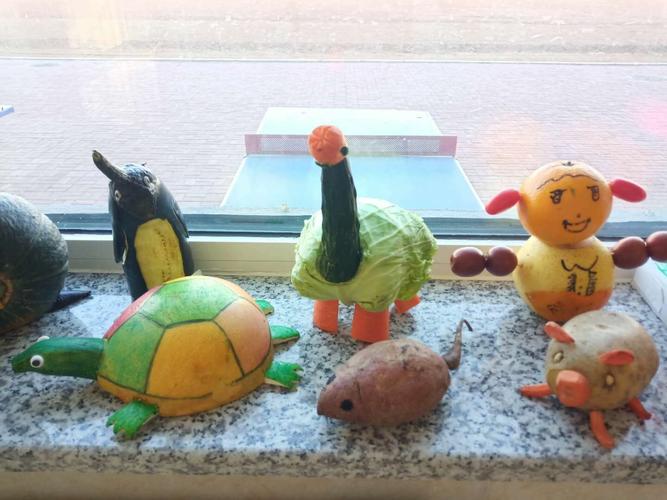 白旗中心幼儿园 中一班"丰收之蔬果造型秀"亲子制作活动