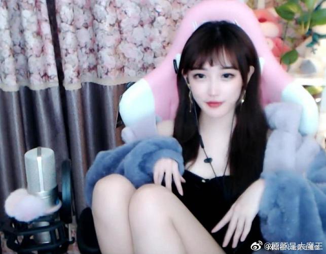 加入血色公会后,豚豚给观众展现"优美歌喉",观众表示顶不住!