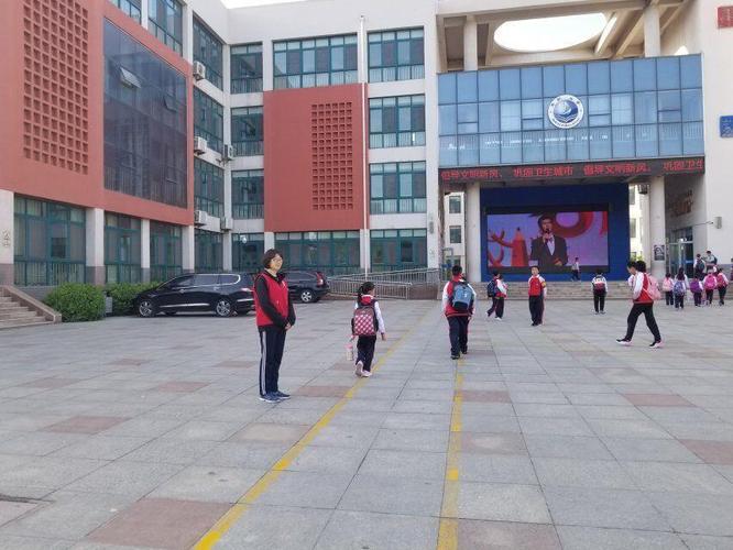 20190506东凯小学"情洒斑马线"安全护导第85期志愿活动