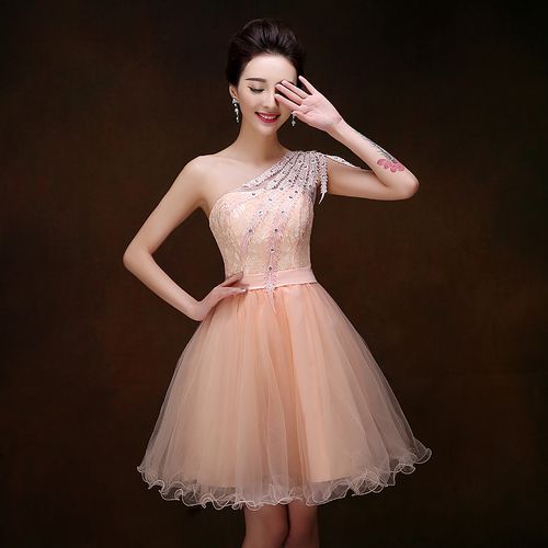 喜欢晚会主持人女服装的还喜欢