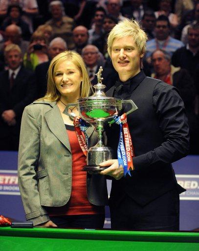 80后球员罗伯逊问鼎2010 斯诺 克世锦赛.