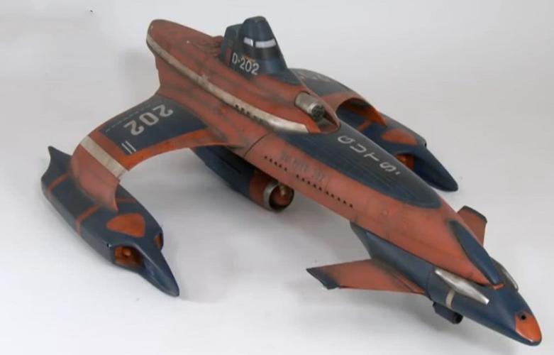 迪迦奥特曼中出现过的载具,这款来自五千年前的飞行器