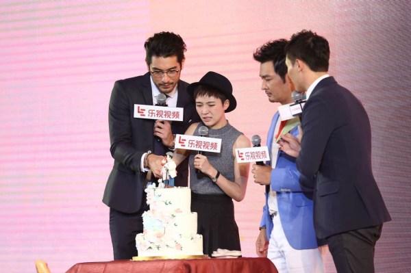 "沥秋"生日会发狗粮 高以翔求婚焦俊艳发大福利