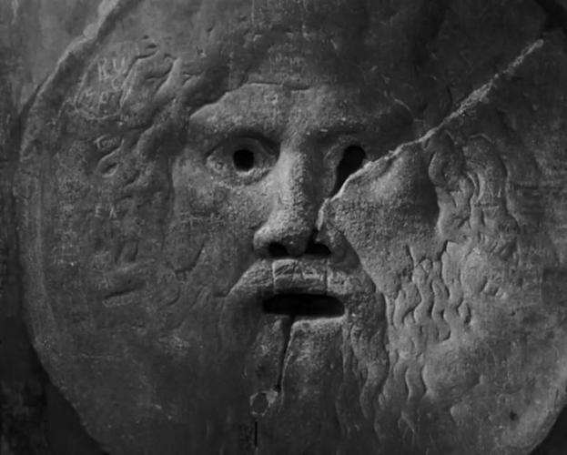 《罗马假日》当中"真理之口"那一段 据说关于真理之口的这场戏,完全是