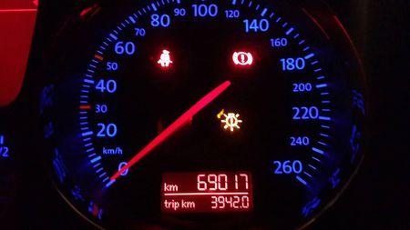 看迈腾仪表盘这个灯是什么意思?