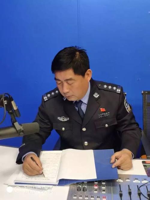 6月4日政风行风热线丨县公安局政委孔飞超带队上线