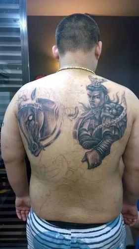 战神吕布满背纹身