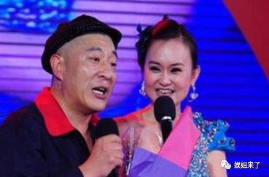 刘小光曾离过一次婚,现任老婆叫陈静,二人转时候认识的.