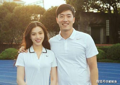 一个是刘翔的前妻葛天,一个是刘翔现任妻子吴莎