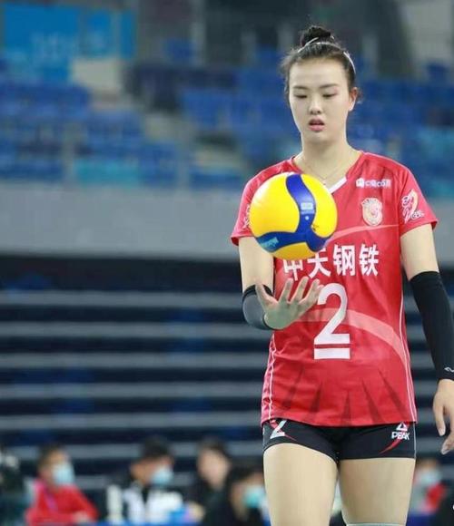 张常宁最新比赛照,身材高挑白嫩,大腿屁股都是肉,但并