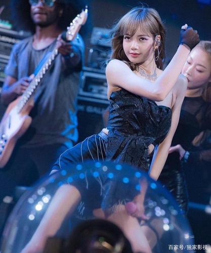 《青你2》未播就风波不断,人间芭比lisa配蔡徐坤是槽