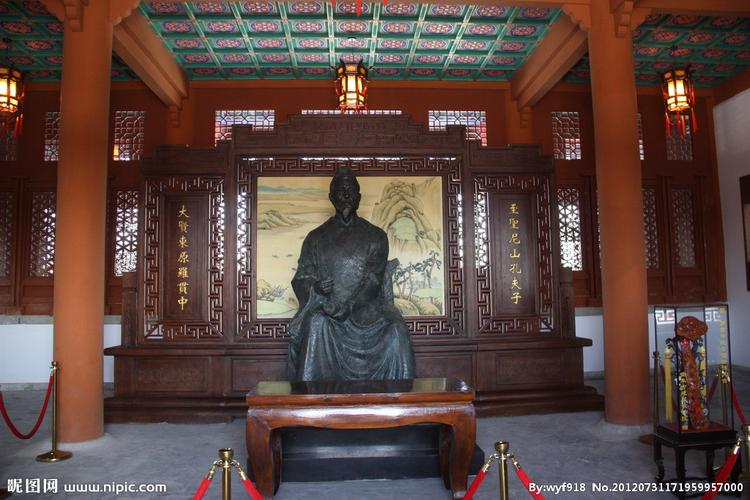 罗贯中童年凄惨经历,因母亲早亡辍学经商,终日漫游江湖,浪迹天涯,自号