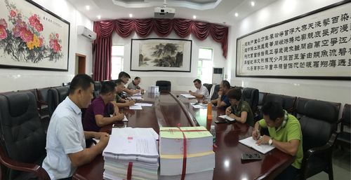 会上,天涯区农林局林业股谢正强股长汇报了上周工作情
